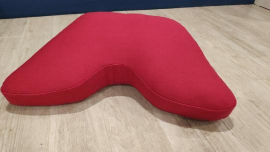 Подушка для медитации красная