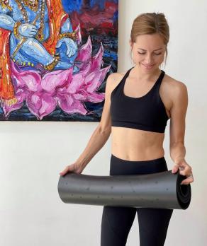 Профессиональный коврик для йоги PRO Munari Black Yoga Club